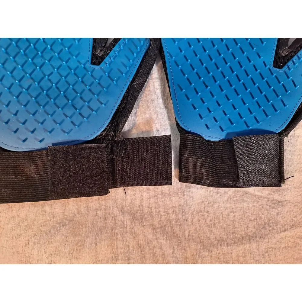 Pet Brush Glove-Set of 2 Righthand-Dog Hair‎ Remover and Cleaning gloves. Blue